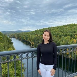 Meet your Posher, Alyssa